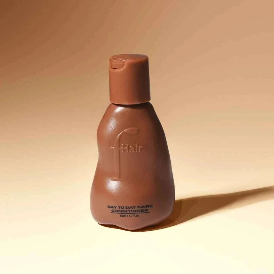Daily-use conditioner bottle for soft hydrated hair